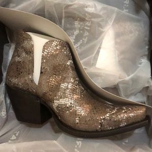 Brand New Ariat Dixon